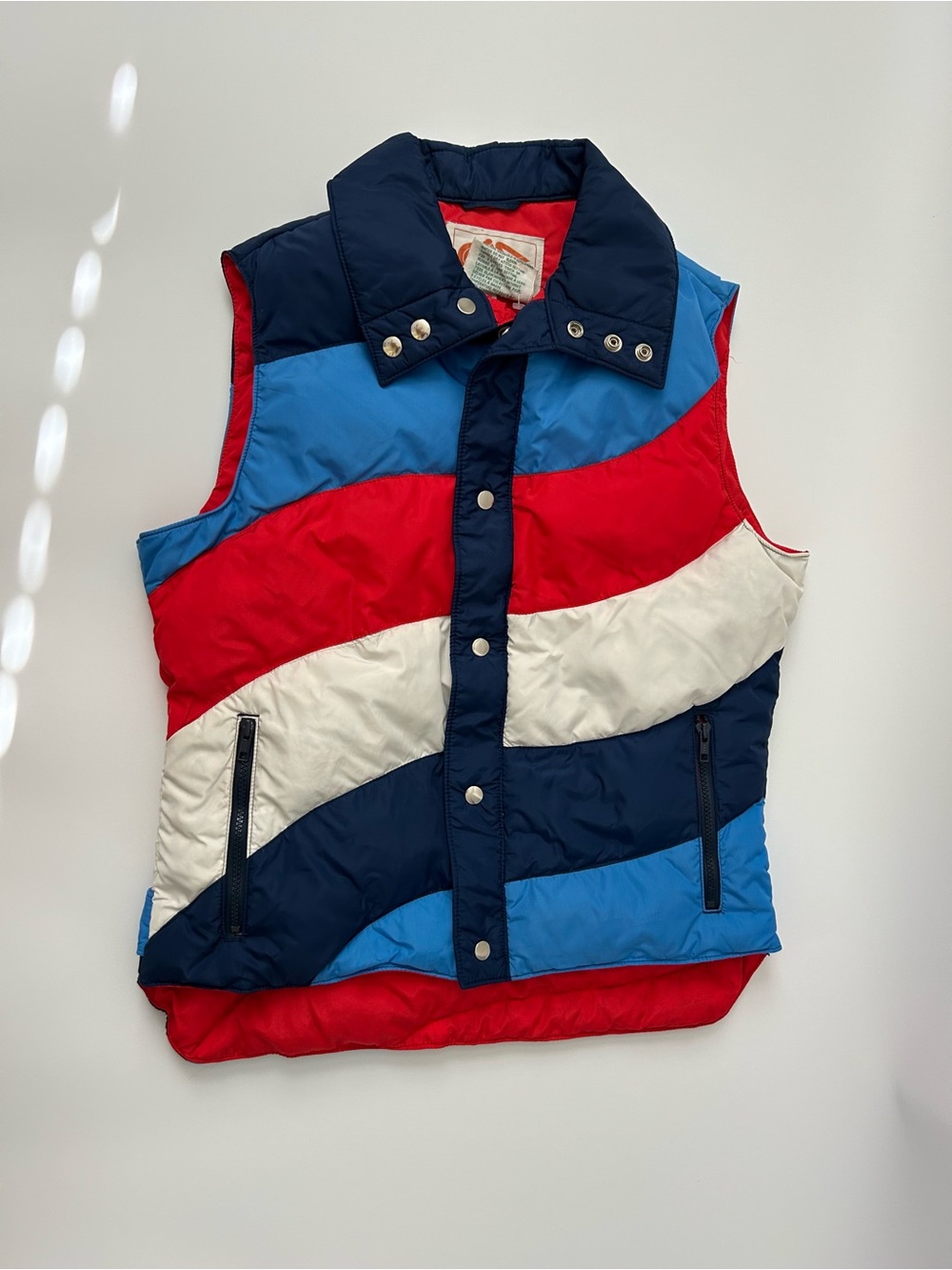 Vintage 70s Retro Colin Colin’s Inc Down Puffer Ski Snow Vest
Korea
Unisex L